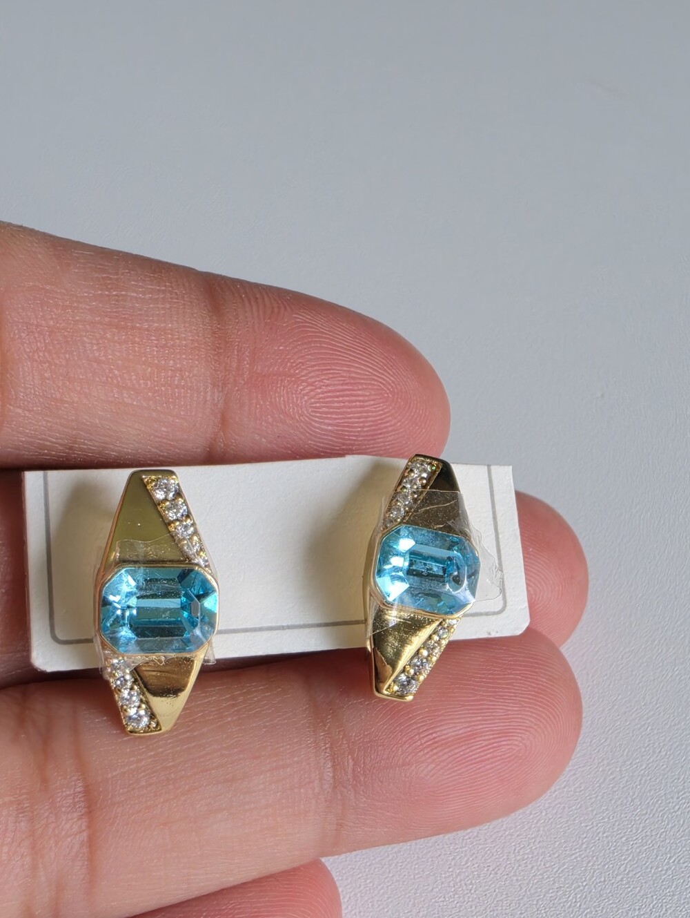 ✨ Gold Plated Aqua Blue Crystal Huggie Hoop Earrings CZ Accent Luxury Style